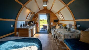 1 bedroom, WiFi (free), bed sheets