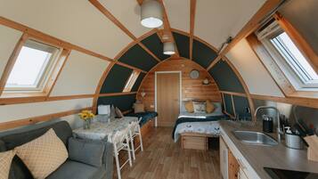 1 bedroom, free WiFi, bed sheets