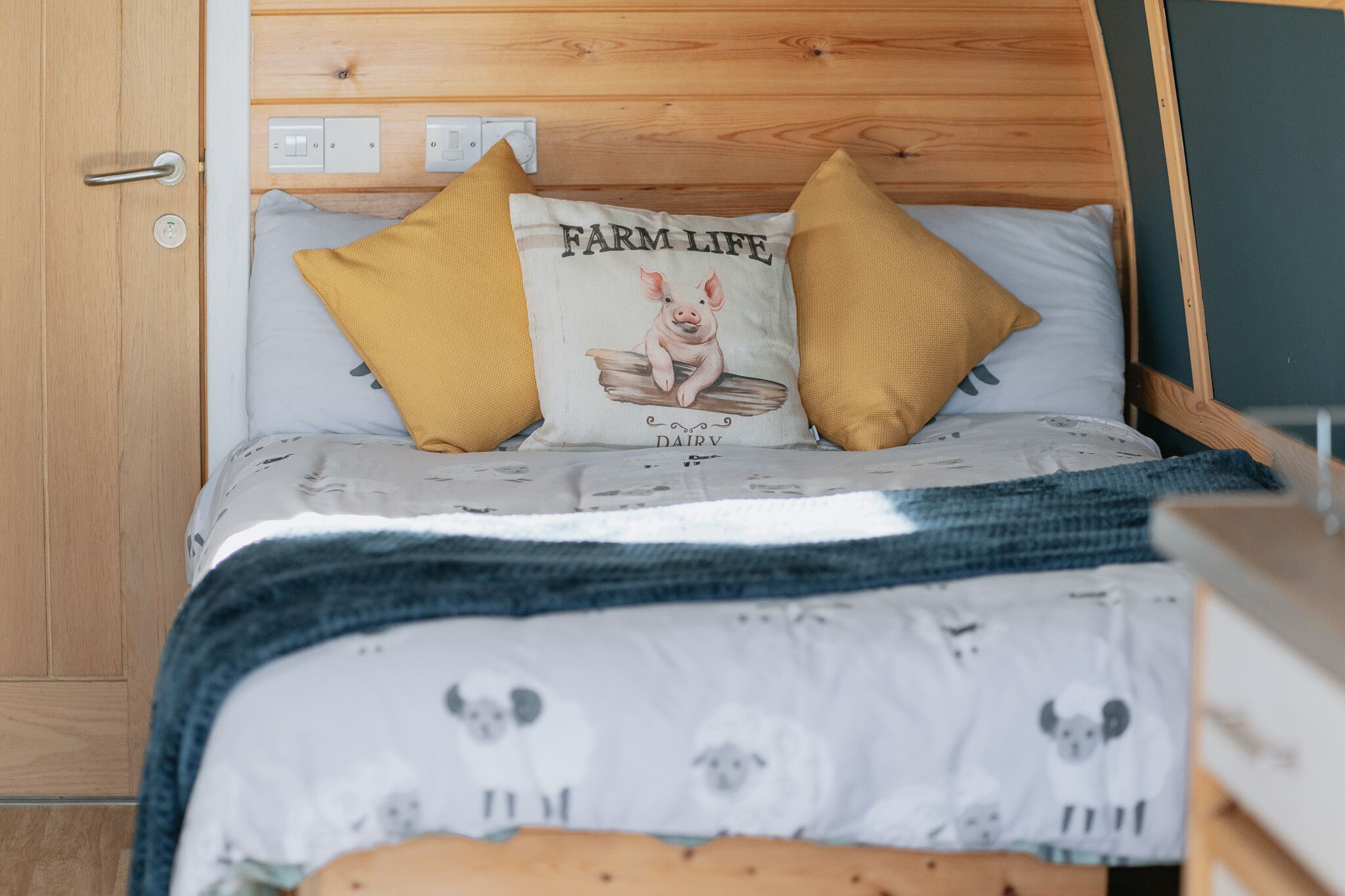1 bedroom, WiFi (free), bed sheets