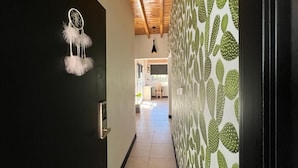 Unclassified image, 5 of 58, button - Ayres home  (Mendoza)