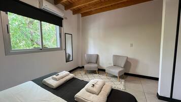 Appartement Supérieur, vue ville | 1 chambre, coffres-forts dans les chambres, bureau