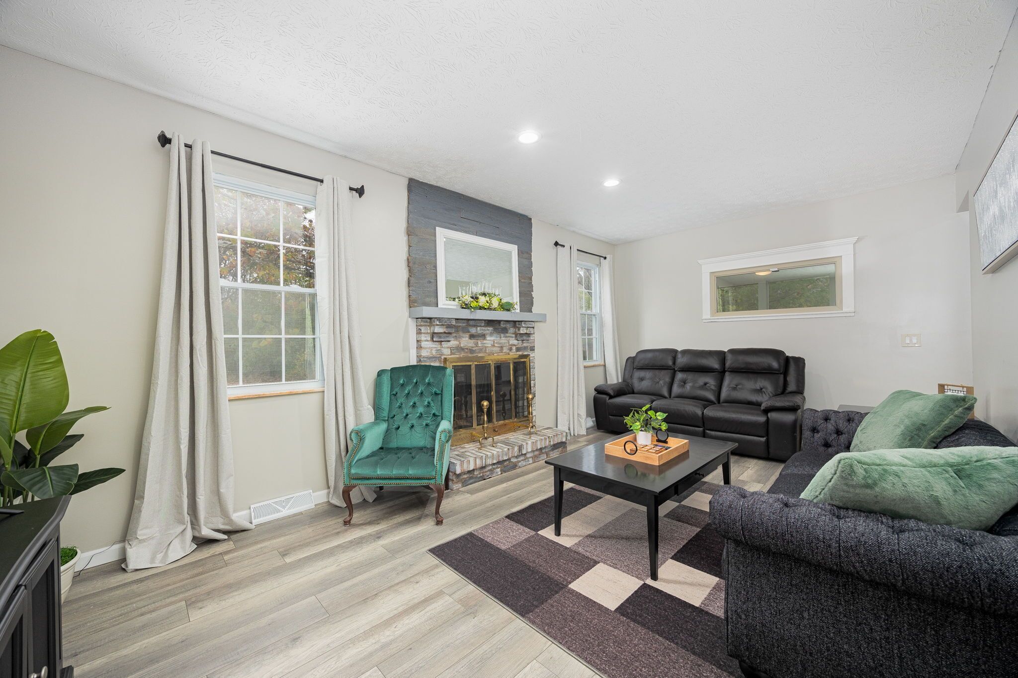 Smart-TV, fotballspill og bordtennis