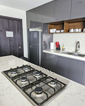 Fridge, coffee/tea maker, cookware/dishes/utensils - TJ Prime Three-Bed Gem apartment (Tijuana)