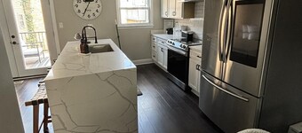 Spacious 4-bedroom townhome in brilliant Washington with WiFi, AC