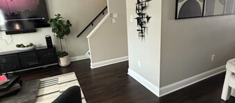 Spacious 4-bedroom townhome in brilliant Washington with WiFi, AC