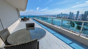 Living area - YC 2301-C l Apartamento 2BR en av balboa (Panama City)