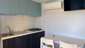 Refrigerador y utensilios de cocina
