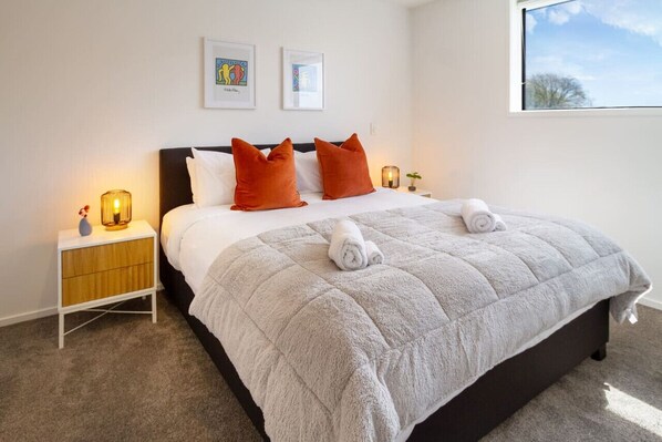 2 bedrooms, iron/ironing board, free WiFi, bed sheets