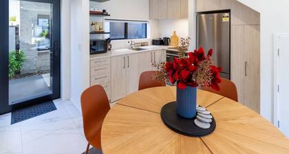 Bright and Stylish 2BR Near Addington Park