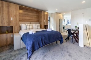 1 dormitorio, tabla de planchar con plancha, wifi gratis y ropa de cama