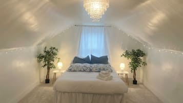 4 bedrooms, desk, iron/ironing board, travel crib