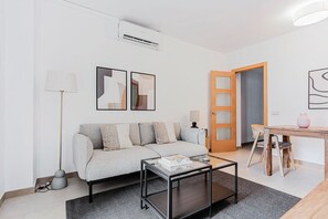 Fernseher, Stereoanlage