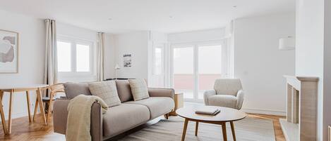 Télévision, chaîne hi-fi