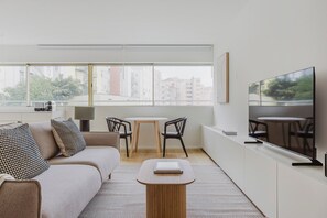 Télévision, chaîne hi-fi