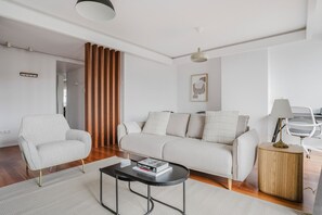 Télévision, chaîne hi-fi