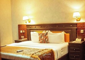 Desk, laptop workspace, free WiFi