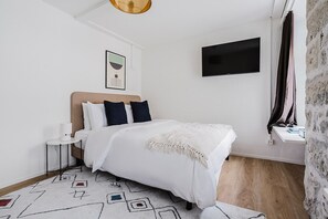 Ferros/tábuas de passar roupa, Wi-Fi, roupa de cama