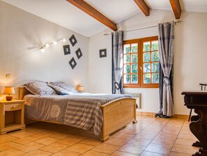 3 bedrooms, Internet