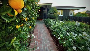 Exterior detail - Citrus Ranch Resort (Fillmore)
