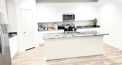 Spacious 5-bedroom house with WiFi and AC in charming Richmond.