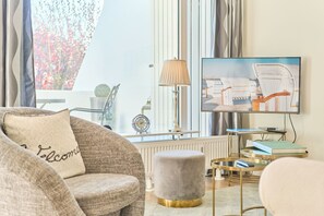 Télévision, chaîne hi-fi