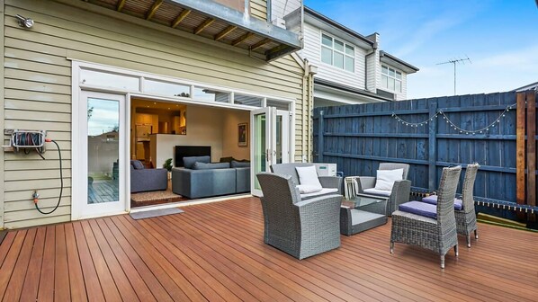 Terrace/patio - Bowen Street Family Retreat with Pool (Moonee Ponds)