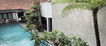 Emaki Bumi Singgah
