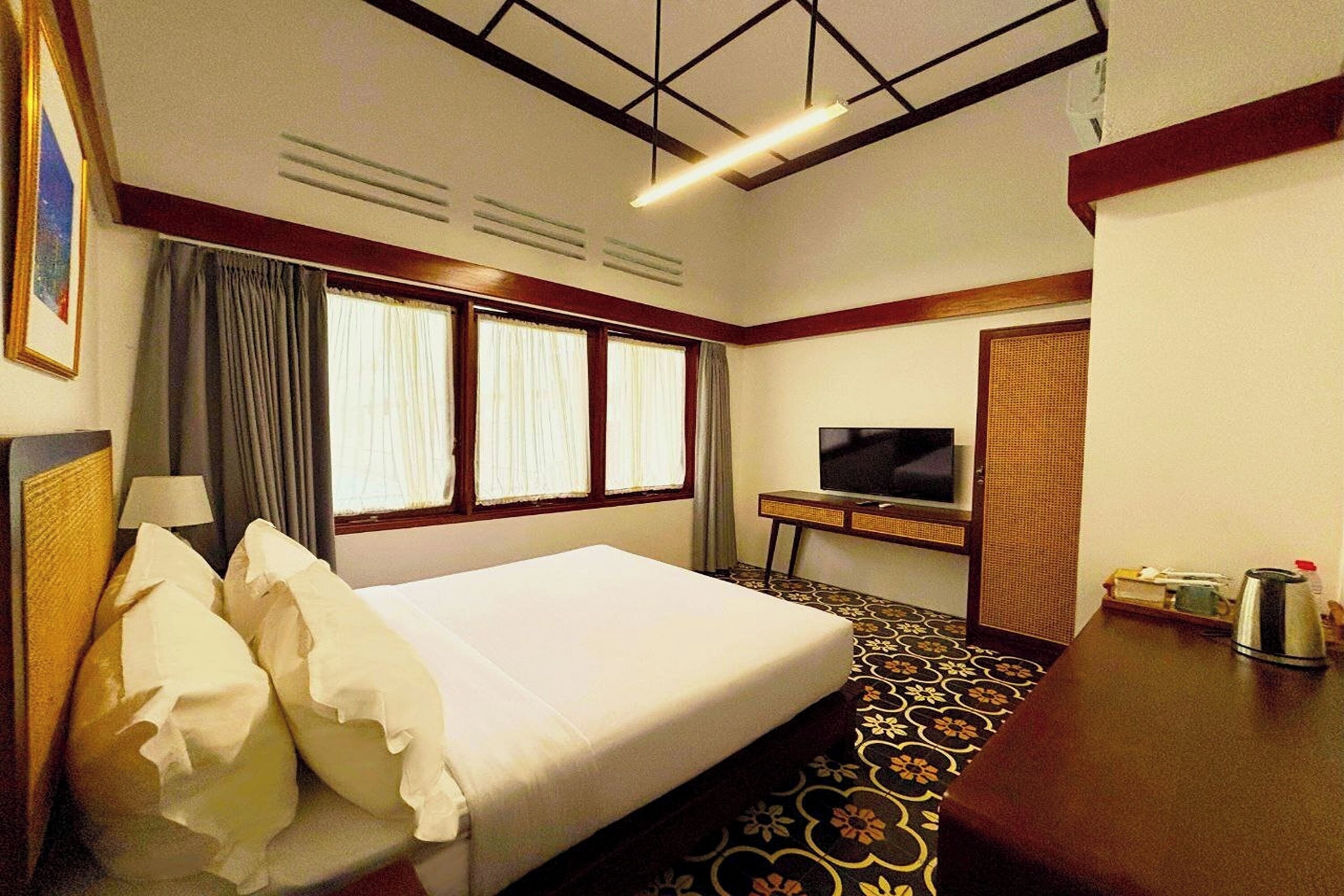 Deluxe Double Room | Minibar, desk, free WiFi, bed sheets
