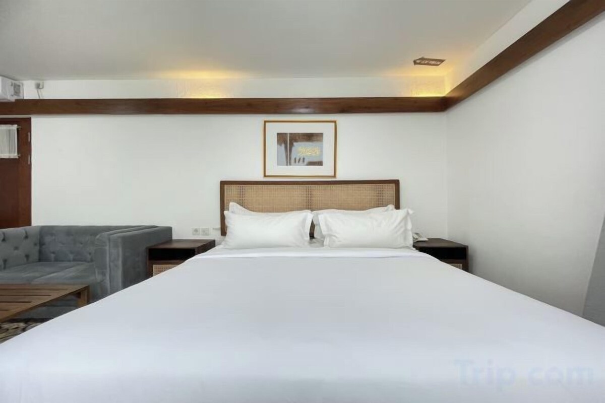 Minibar, bureau, Wi-Fi gratuit, draps fournis