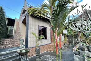 Exterior - Mongan Homestay Beside The Belulang Hot Spring (Penebel)