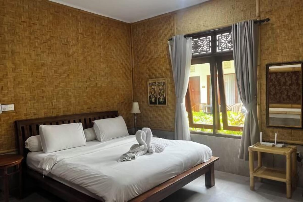 1 bedroom, desk, blackout curtains, iron/ironing board (on request)