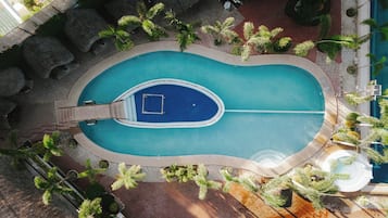 2 piscinas al aire libre