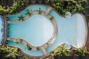 2 outdoor pools - Ilocos Urban Wave Resort Hotel (Laoag)