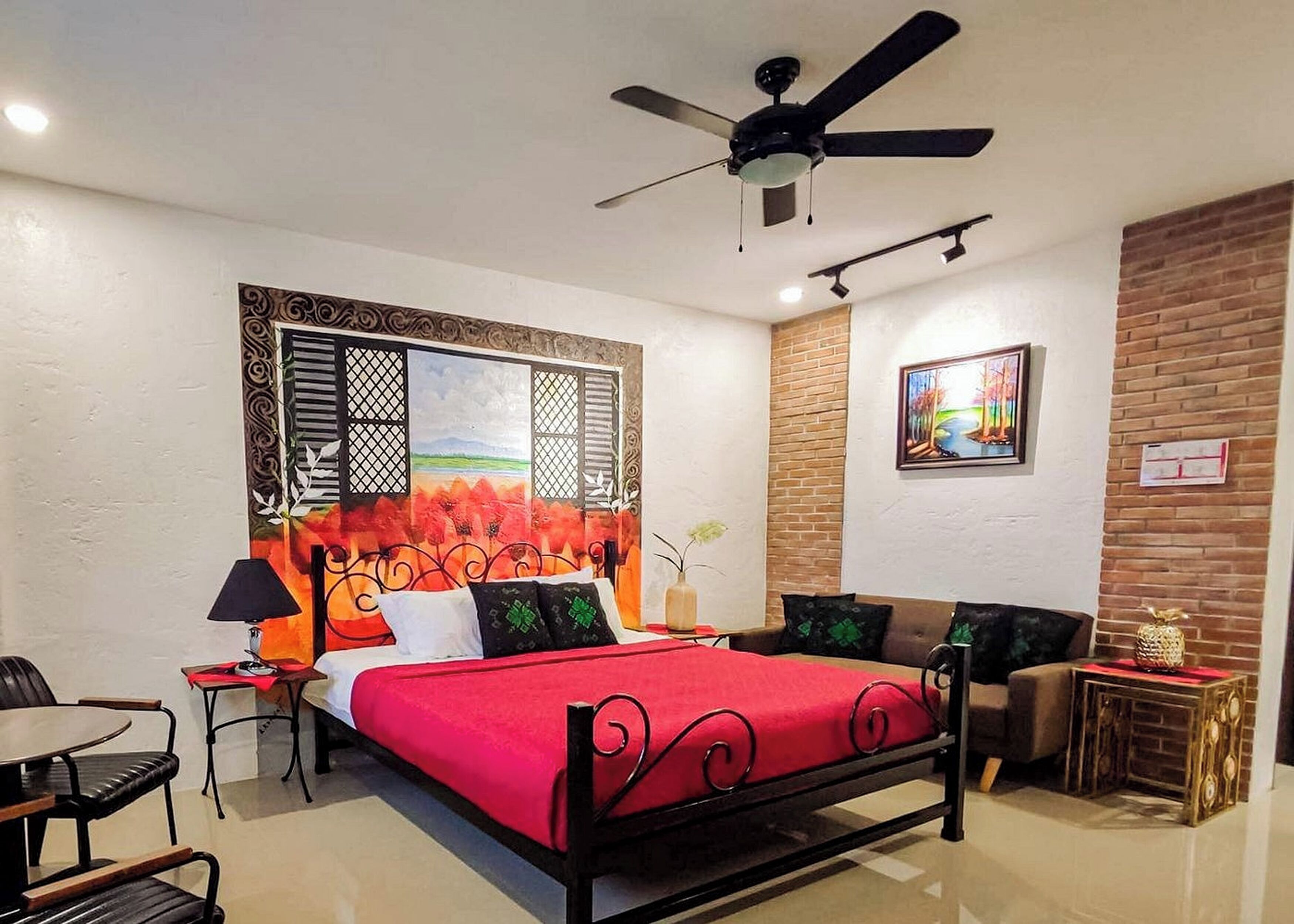 Desk, blackout drapes, rollaway beds, free WiFi