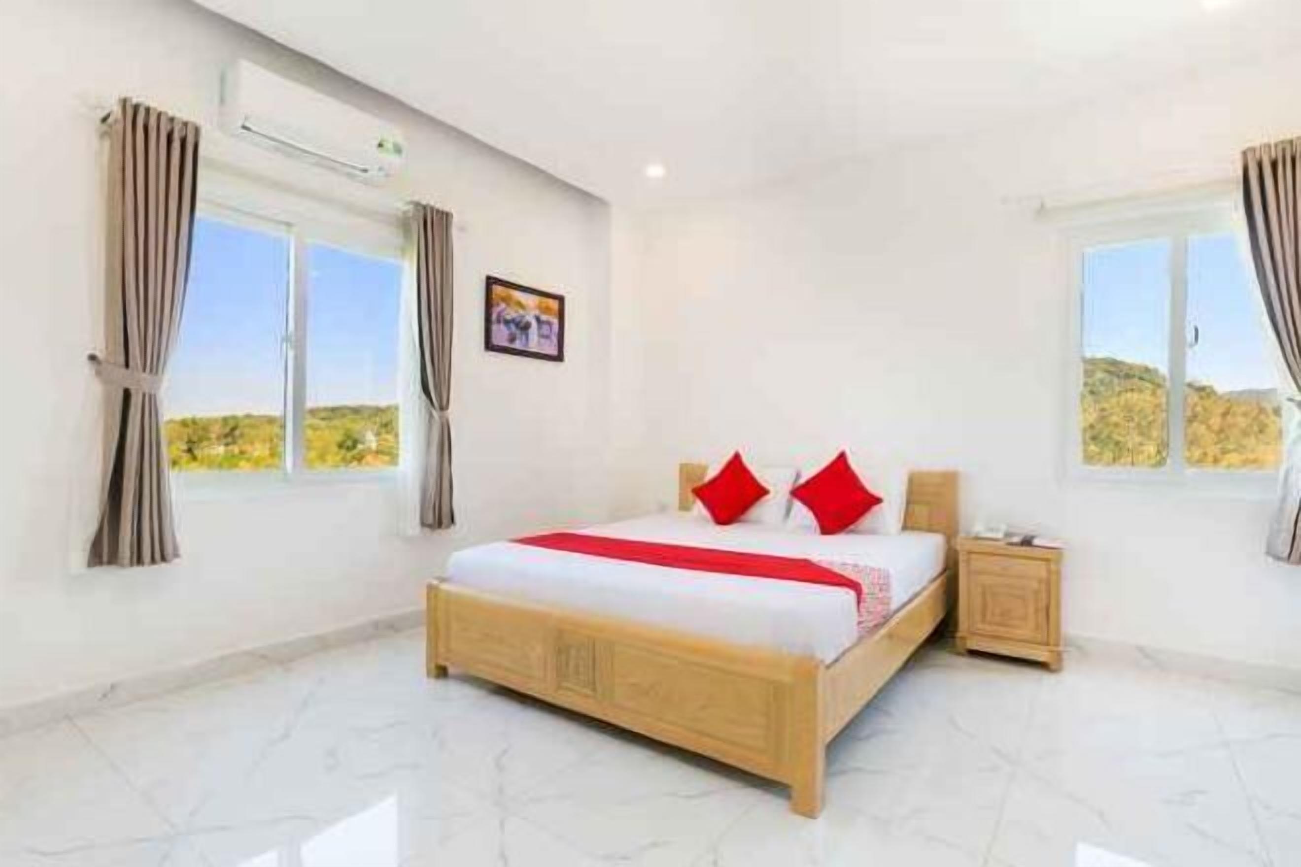 Skrivebord, lydisolert, wi-fi (inkludert) og sengetøy