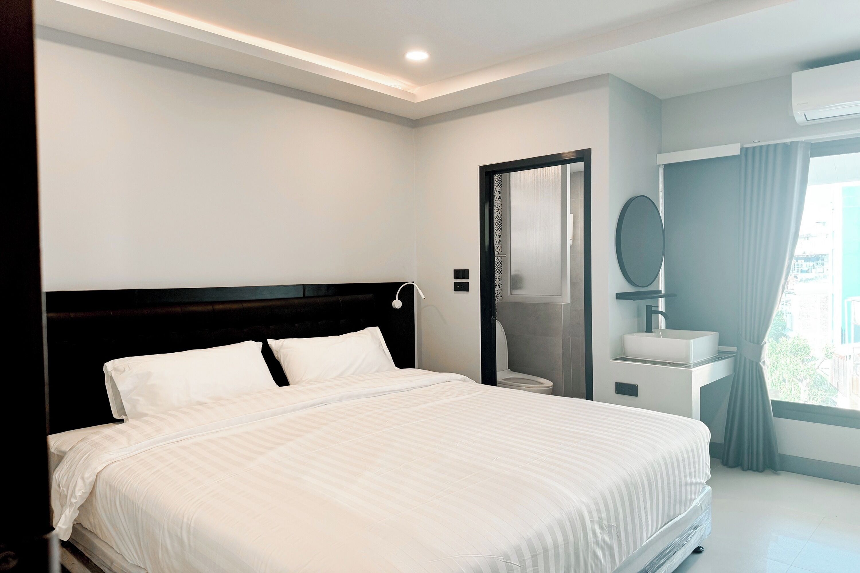Minibar, két bảo mật tại phòng, truy cập Internet không dây miễn phí 