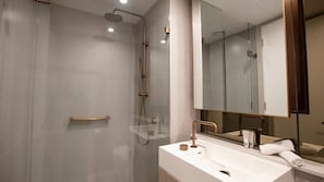 Dusche, Haartrockner, HandtĂŒcher