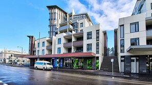 Exterior - Portside Bliss Your Urban Escape in Melbourne (Port Melbourne)