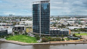Exterior - The Dockhouse with spectacular River & Beach Views (Docklands)