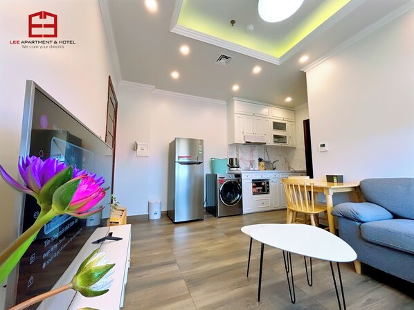 Family Apartment, 1 Bedroom, Kitchenette, City View | Living area