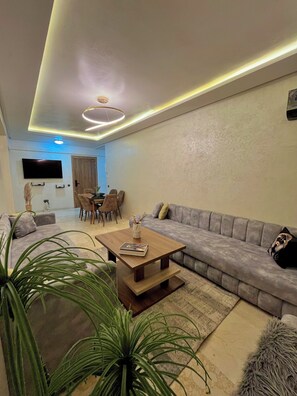 Smart TV - Bel Appartement nour 5 (Marrakesh)