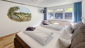 Unclassified image, 3 of 54, button - Comfortable and versatile room -perfect for relaxation, work and exchange (Winterberg)