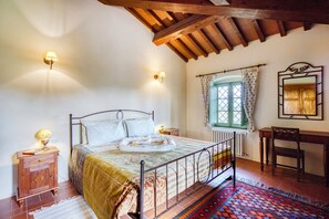 9 slaapkamers, een strijkplank/strijkijzer, gratis wifi, beddengoed