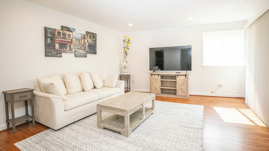 Comfy and Cozy - Min from National Mall