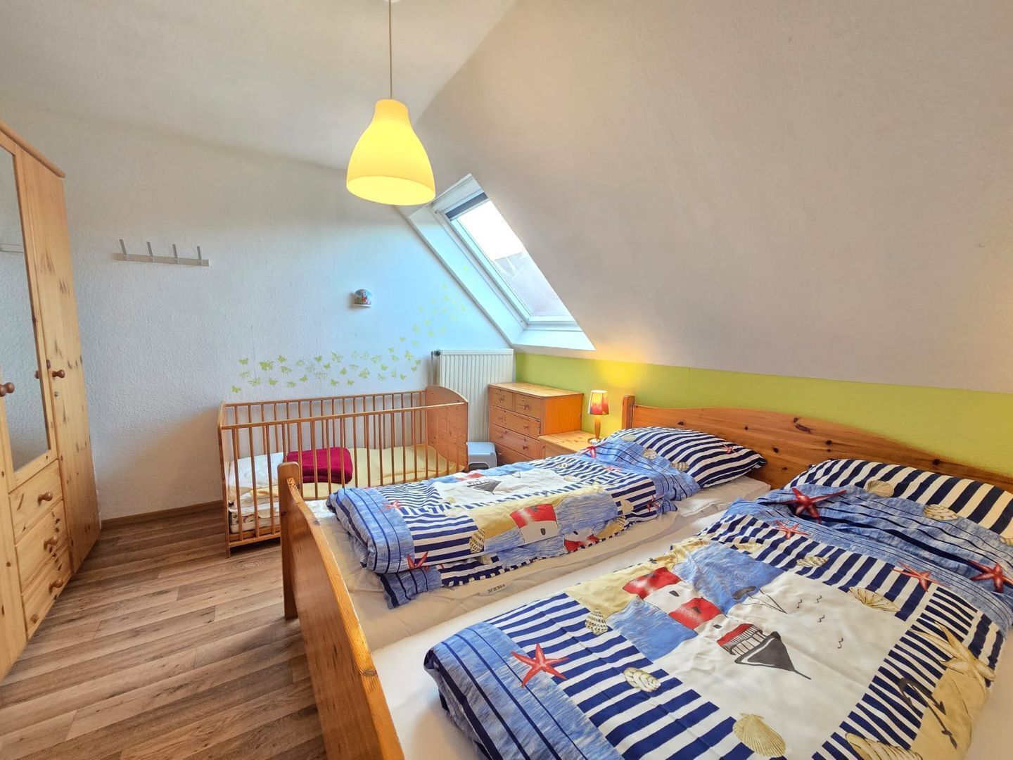 2 habitaciones, tabla de planchar con plancha y wifi 