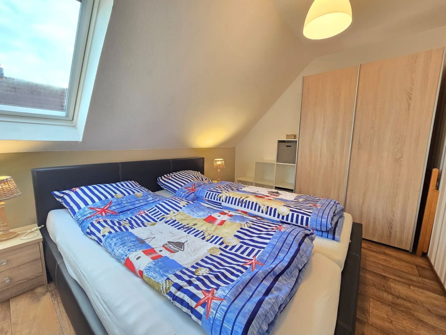 2 室のベッドルーム、アイロン / アイロン台、WiFi