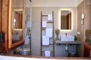 Hair dryer, towels