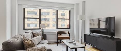 Télévision, chaîne hi-fi