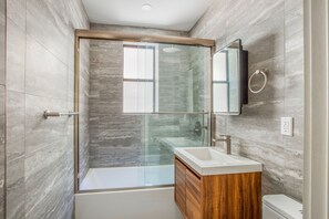 Hair dryer, towels - Great East Village 1BR w/ Courtyard, Gym, A/C, Elev & W/D, by Blueground (Downtown)