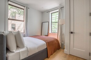 1 bedroom, iron/ironing board, WiFi, bed sheets - Great East Village 1BR w/ Courtyard, Gym, A/C, Elev & W/D, by Blueground (Downtown)